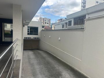 VENDO DEPARTAMENTO DE 129.07M, SECTOR U. UTE RUMIPAMBA