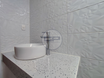 Departamento Flat, 2° piso, remodelado, en Venta