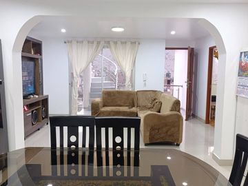 VENTA DE CASA EN HUASCATA, CHACLACAYO