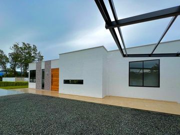 Casa Campestre en Venta, Condominio las Marias - via cerritos la Virginia