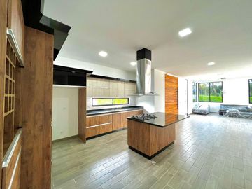 Casa Campestre en Venta, Condominio las Marias - via cerritos la Virginia