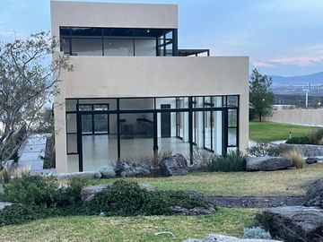 CASA EN VENTA EN FRACCIONAMIENTO ZARU, EL MARQUES. QRO