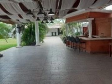 VENDO FINCA CON JARDIN AL PONIENTE DE VERACRUZ