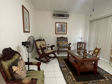 VENDO FINCA CON JARDIN AL PONIENTE DE VERACRUZ