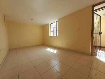 ¡DEPARTAMENTO CÉNTRICO CERCA A LA UTP, MEGAPLAZA Y PLAZA VEA! Amplio, privado y a solo $40,000
