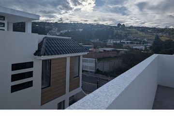 CASA EN CONJUNTO HUACHI CHICO AMBATO
