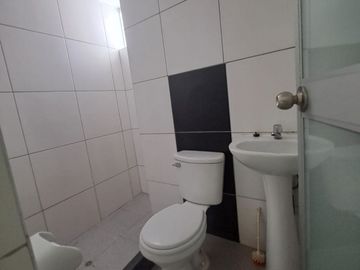 SE VENDE CASA A UNA CUADRA DE LA PANAMERICANA SUR📈