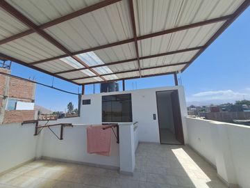 SE VENDE CASA A UNA CUADRA DE LA PANAMERICANA SUR📈