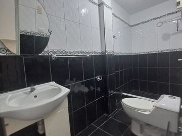 SE VENDE CASA A UNA CUADRA DE LA PANAMERICANA SUR📈