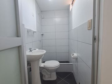 SE VENDE CASA A UNA CUADRA DE LA PANAMERICANA SUR📈