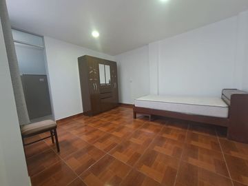 SE VENDE CASA A UNA CUADRA DE LA PANAMERICANA SUR📈