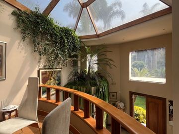 Venta Exclusiva Casa de Lujo en Rinconada del Lago – Elegancia, Luz Natural y Confort con Piscina y Terraza