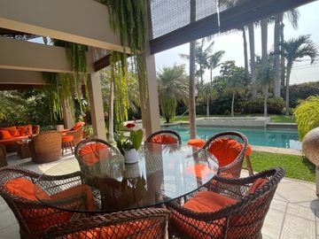 Venta Exclusiva Casa de Lujo en Rinconada del Lago – Elegancia, Luz Natural y Confort con Piscina y Terraza