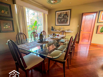 Venta Exclusiva Casa de Lujo en Rinconada del Lago – Elegancia, Luz Natural y Confort con Piscina y Terraza