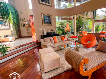 Venta Exclusiva Casa de Lujo en Rinconada del Lago – Elegancia, Luz Natural y Confort con Piscina y Terraza