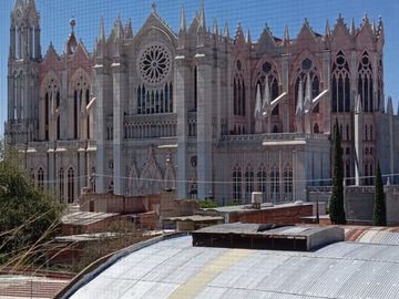 EXCELENTE PROPIEDAD EN VENTA  PARA AIRBNB A UNOS PASOS DEL TEMPLO EXPIATORIO