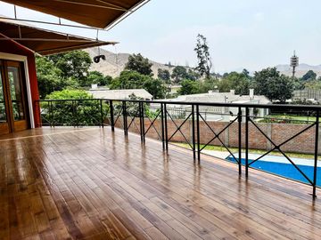 Venta Excepcional en La Planicie, La Molina – Casa de 2500m² con Piscina, Cava y Potencial para Nuevo Proyecto