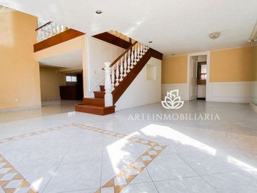 Casa Satélite ideal para oficina silenciosa, asilo, etc. Cerca Periférico, Plaza Satélite o Zona Azul