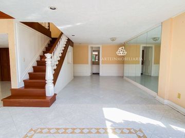 Casa Satélite ideal para oficina silenciosa, asilo, etc. Cerca Periférico, Plaza Satélite o Zona Azul