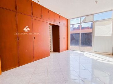 Casa Satélite ideal para oficina silenciosa, asilo, etc. Cerca Periférico, Plaza Satélite o Zona Azul