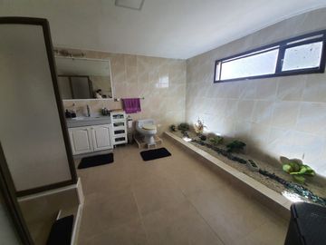 Venta Terreno 7.500 m2 y casa de 325 m2, Región del Maule