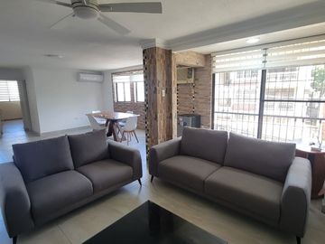 Venta de Departamento en Lomas de Urdesa – Amplio y Remodelado, Guayaquil