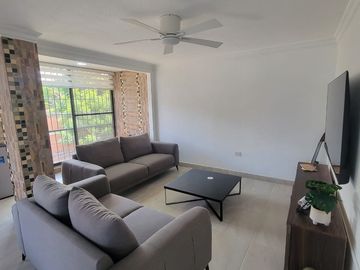 Venta de Departamento en Lomas de Urdesa – Amplio y Remodelado, Guayaquil