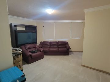 Venta de Departamento en Lomas de Urdesa – Amplio y Remodelado, Guayaquil