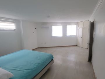 Venta de Departamento en Lomas de Urdesa – Amplio y Remodelado, Guayaquil