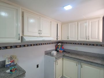 Venta de Departamento en Lomas de Urdesa – Amplio y Remodelado, Guayaquil