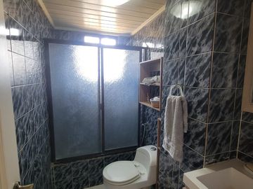Venta de Departamento en Lomas de Urdesa – Amplio y Remodelado, Guayaquil