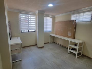 Venta de Departamento en Lomas de Urdesa – Amplio y Remodelado, Guayaquil
