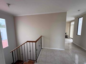 CASA EN RENTA AMOBLADA