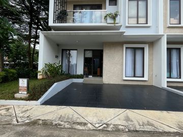 Rumah mewah dekat dengan akses toll Di Cibubur DP 10 Juta