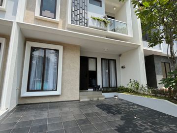 Rumah mewah dekat dengan akses toll Di Cibubur DP 10 Juta