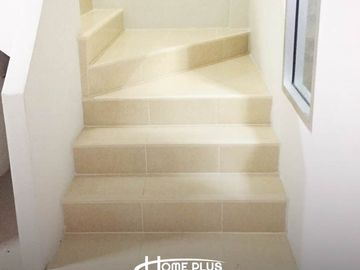 หมู่บ้านโกลเด้นทาวน์ วังหิน-เขาแตงอ่อน (หลังมุม) ใกล้เซ็นทรัลศรีราชา