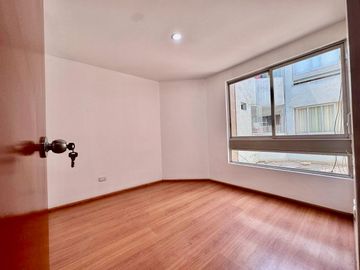 SE VENDE HERMOSO DEPARTAMENTO EN LAS LOMAS DE LA MOLINA VIEJA - LA MOLINA