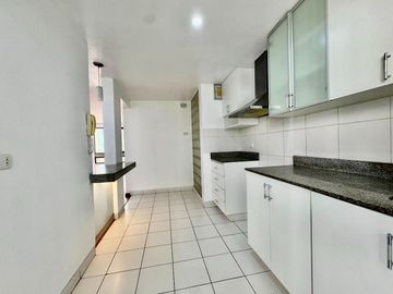 SE VENDE HERMOSO DEPARTAMENTO EN LAS LOMAS DE LA MOLINA VIEJA - LA MOLINA