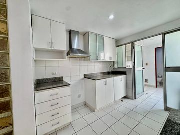 SE VENDE HERMOSO DEPARTAMENTO EN LAS LOMAS DE LA MOLINA VIEJA - LA MOLINA
