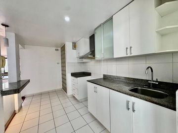 SE VENDE HERMOSO DEPARTAMENTO EN LAS LOMAS DE LA MOLINA VIEJA - LA MOLINA