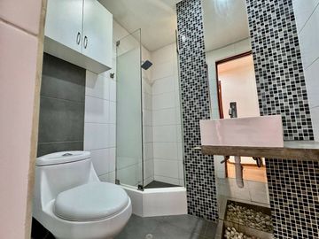 SE VENDE HERMOSO DEPARTAMENTO EN LAS LOMAS DE LA MOLINA VIEJA - LA MOLINA