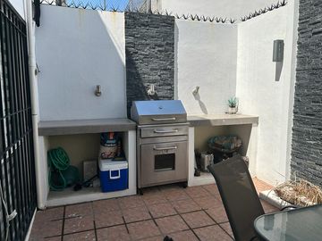 Casa en venta remodelada Col. Las Brisas Zona Sur Monterrey