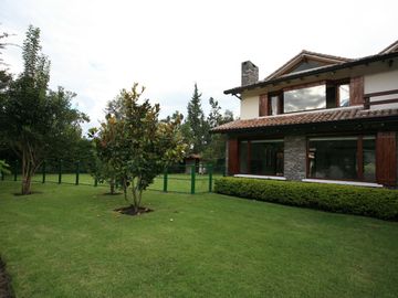DE VENTA O RENTA — CONFORT Y NATURALEZA EN UNA UBICACIÓN PRIVILEGIADA