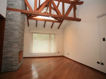 DE VENTA O RENTA — CONFORT Y NATURALEZA EN UNA UBICACIÓN PRIVILEGIADA
