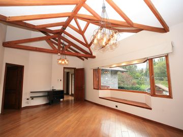 DE VENTA O RENTA — CONFORT Y NATURALEZA EN UNA UBICACIÓN PRIVILEGIADA