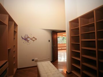 DE VENTA O RENTA — CONFORT Y NATURALEZA EN UNA UBICACIÓN PRIVILEGIADA