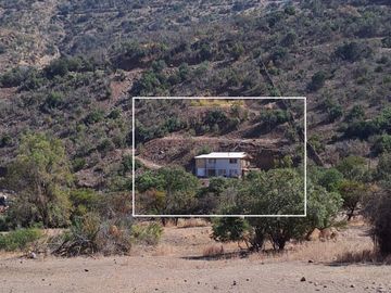 En venta terreno 6.694 m2 con casa – Llayllay, San Felipe.