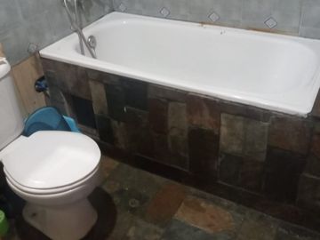 En venta terreno 6.694 m2 con casa – Llayllay, San Felipe.