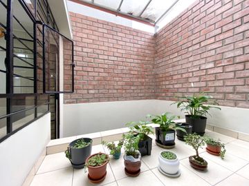 🌟 Tu Negocio Y Hogar En Av. Gran Chimú 🏡💼