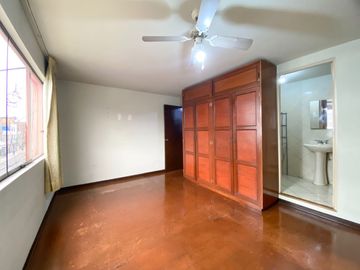 🌟 Tu Negocio Y Hogar En Av. Gran Chimú 🏡💼